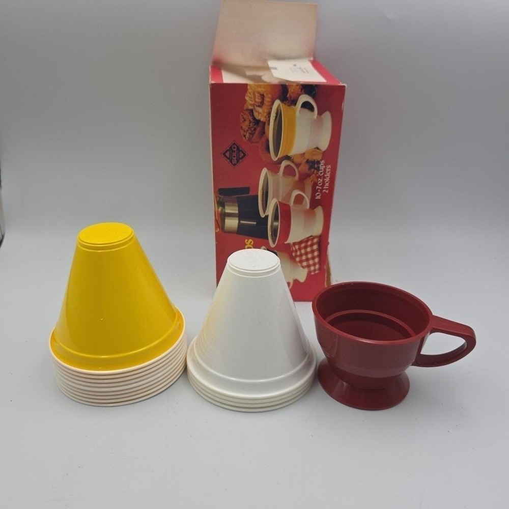Vintage Solo Cozy Cups Red Base 1 Lifetime Holders 13-7 Oz Refill Cups